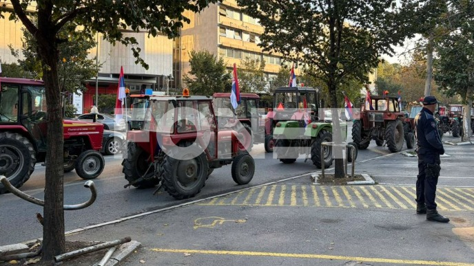 Traktori otežavaju saobraćaj
